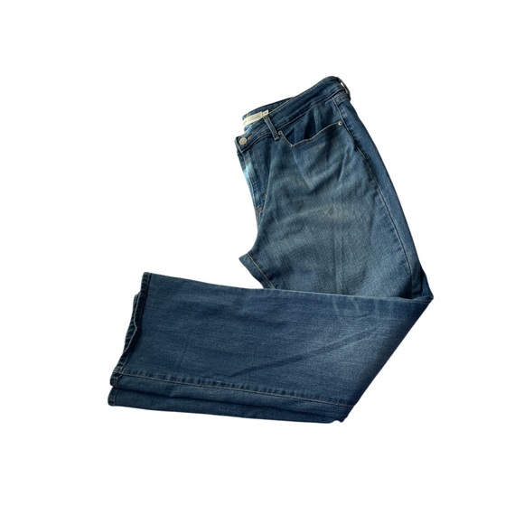 Signature by Levi Strauss Denim - Women’s size 14 W32 L32 signature by Levi Strauss mid rise boot cut blue jeans